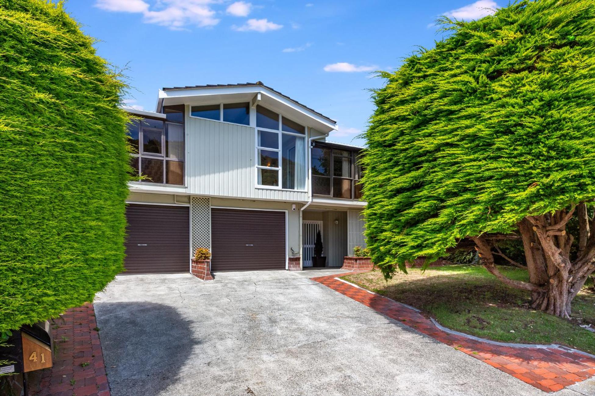 Retro 4 Bedroom Home, Warm And Welcoming, Quiet Location Porirua Exterior photo