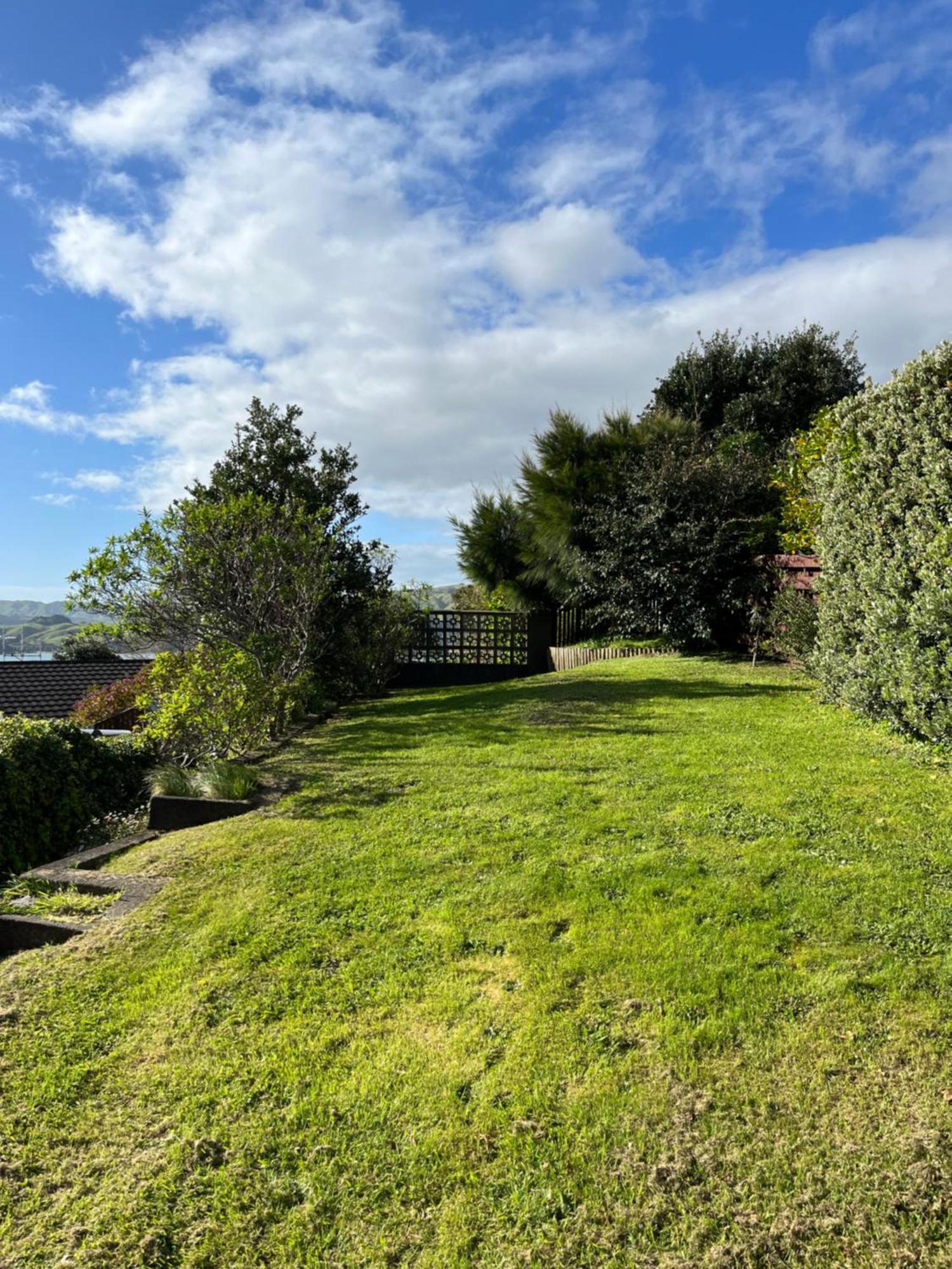 Retro 4 Bedroom Home, Warm And Welcoming, Quiet Location Porirua Exterior photo